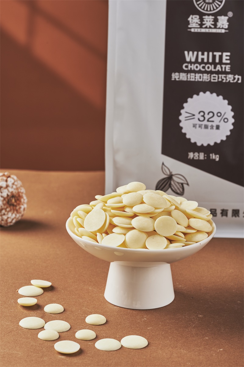 純脂白巧克力紐扣(圖1)